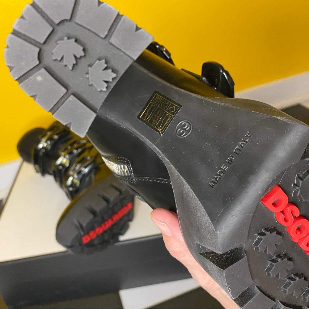 DSQUARED2 Abrasivato Nero Ankle Boots with receipt + packaging 🗃️ LIKE NEW 🗃️ - Picture 6 of 14